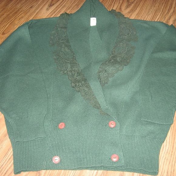 Hunter's Run Double Breasted Lace Collar Cardigan - Picture 1 of 8